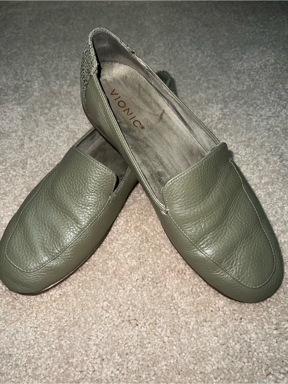 🌟Vionic Elora Loafers Army Green Textured Leather Slip-On Comfort Shoes Sz 8.5M🌟